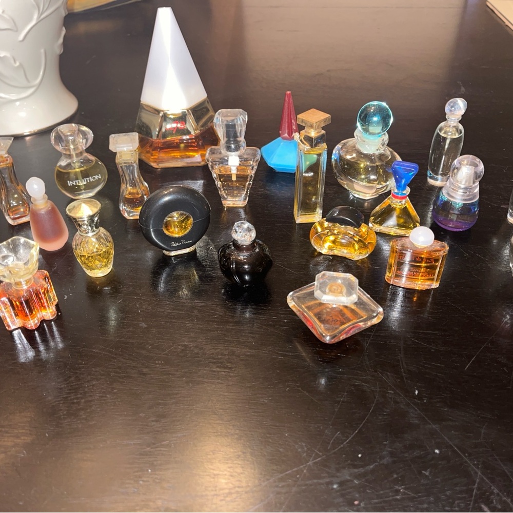 Vintage Mini Perfume Bottles – Designer & Collectible Fragrances – Lot of 20